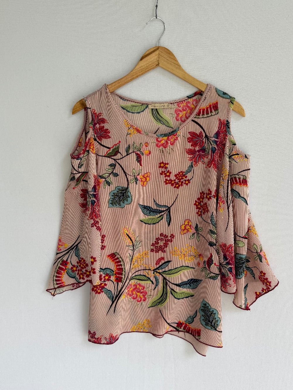 COCO’S CLOZET Women’s Large Red Floral Cold Shoulder Bell Sleeve Blouse